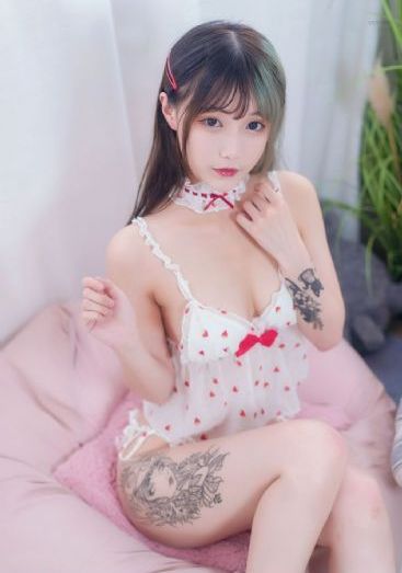 久久偷拍精品艳照门_1080高清完整版
